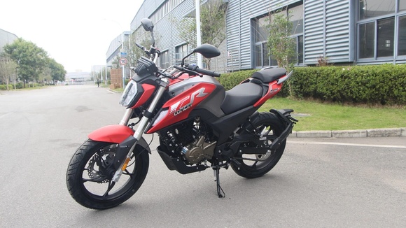 Мотоцикл дорожный нейкид Loncin CR4 II (красный) pitbikemarket.ru